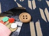 Arrow on Dark Navy (Length) 1=0.25yard