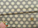 Nishijin-ori Brocade Antique Medallion Pattern on Lattice (Length) 1=0.25yard