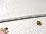 Rinzu Polyester : Mums on White (Length) 1=0.25yard