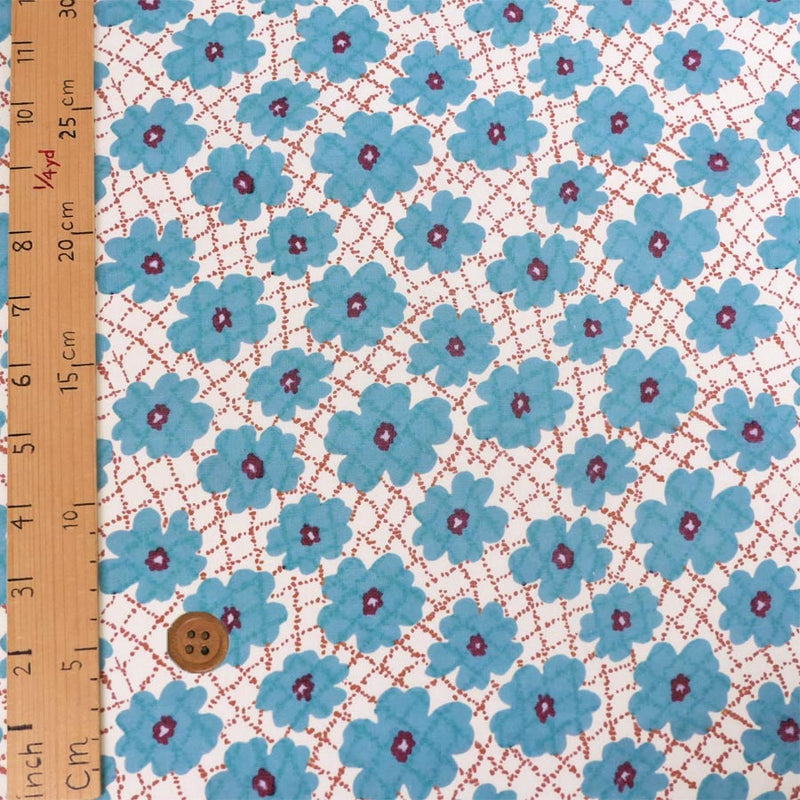 Cotton - Scattered Flower Lattice Pattern - Blue (Length) 1=0.25yard