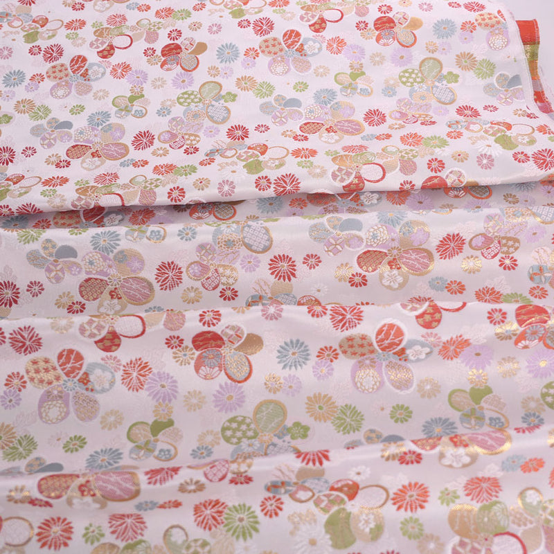 Nishijin-ori Brocade Ume & Small Mums on White (Length) 1＝0.25yard