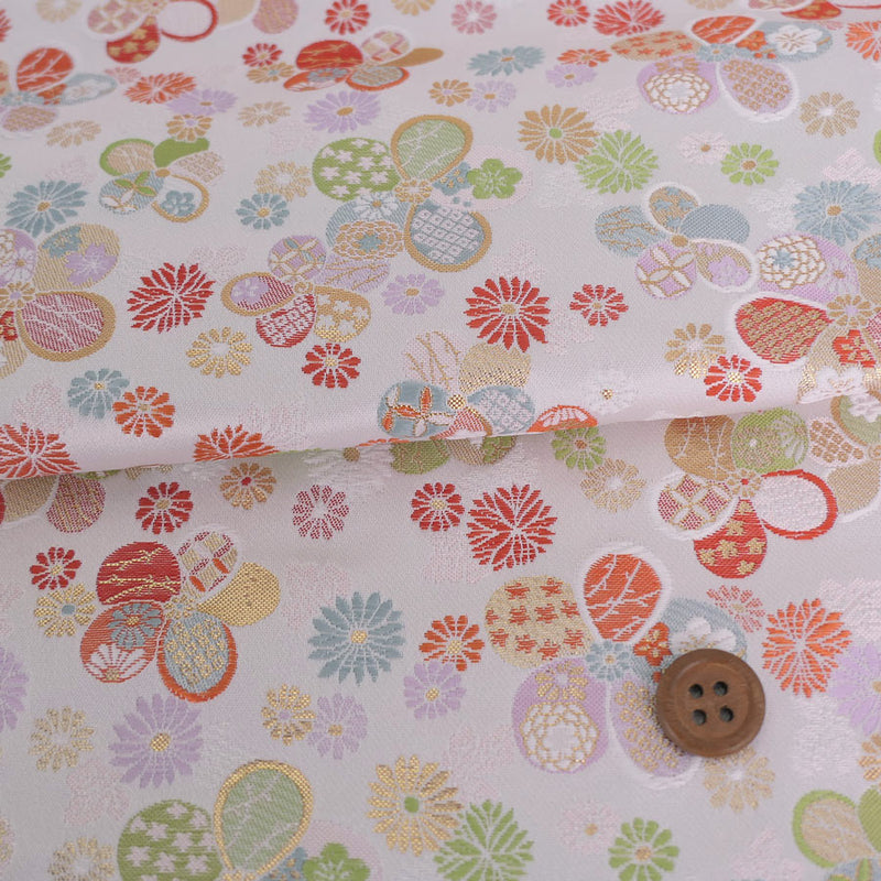 Nishijin-ori Brocade Ume & Small Mums on White (Length) 1＝0.25yard