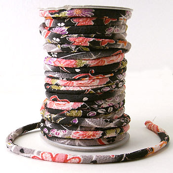 Chirimen Fabric Cord - 1/6in Four Seasons Flowers on Black (Quantity) 1＝1yard