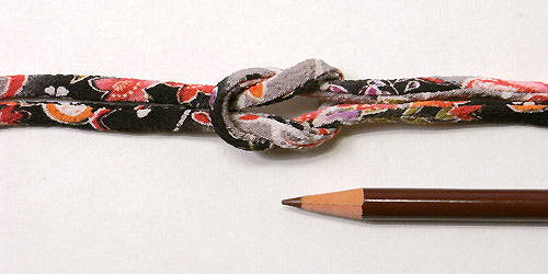 Chirimen Fabric Cord - 1/6in Four Seasons Flowers on Black (Quantity) 1＝1yard