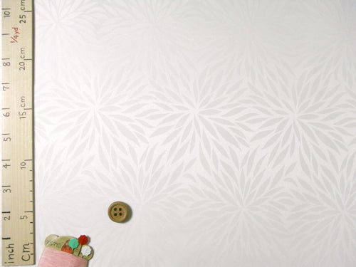 Rinzu Polyester : Mums on White (Length) 1＝0.25yard