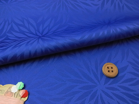 Rinzu Polyester: Mums on Blue (Length) 1＝0.25yard