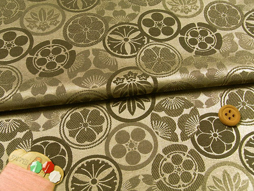 Jacquard Japanese Crests in Gold (Length) 1＝0.25yard