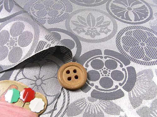 Jacquard Japanese Crests in Silver (Length) 1＝0.25yard